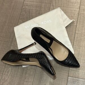 Authentic Michael Kors Black snakeskin black Heels